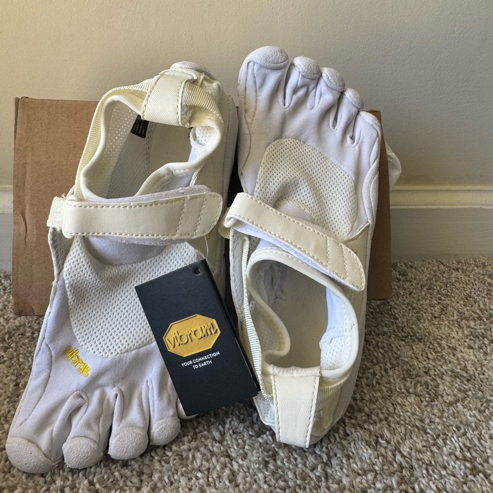 Vibram FiveFingers Shoes 🤍